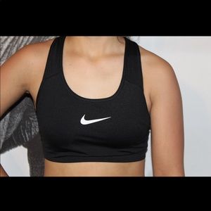 sports bra